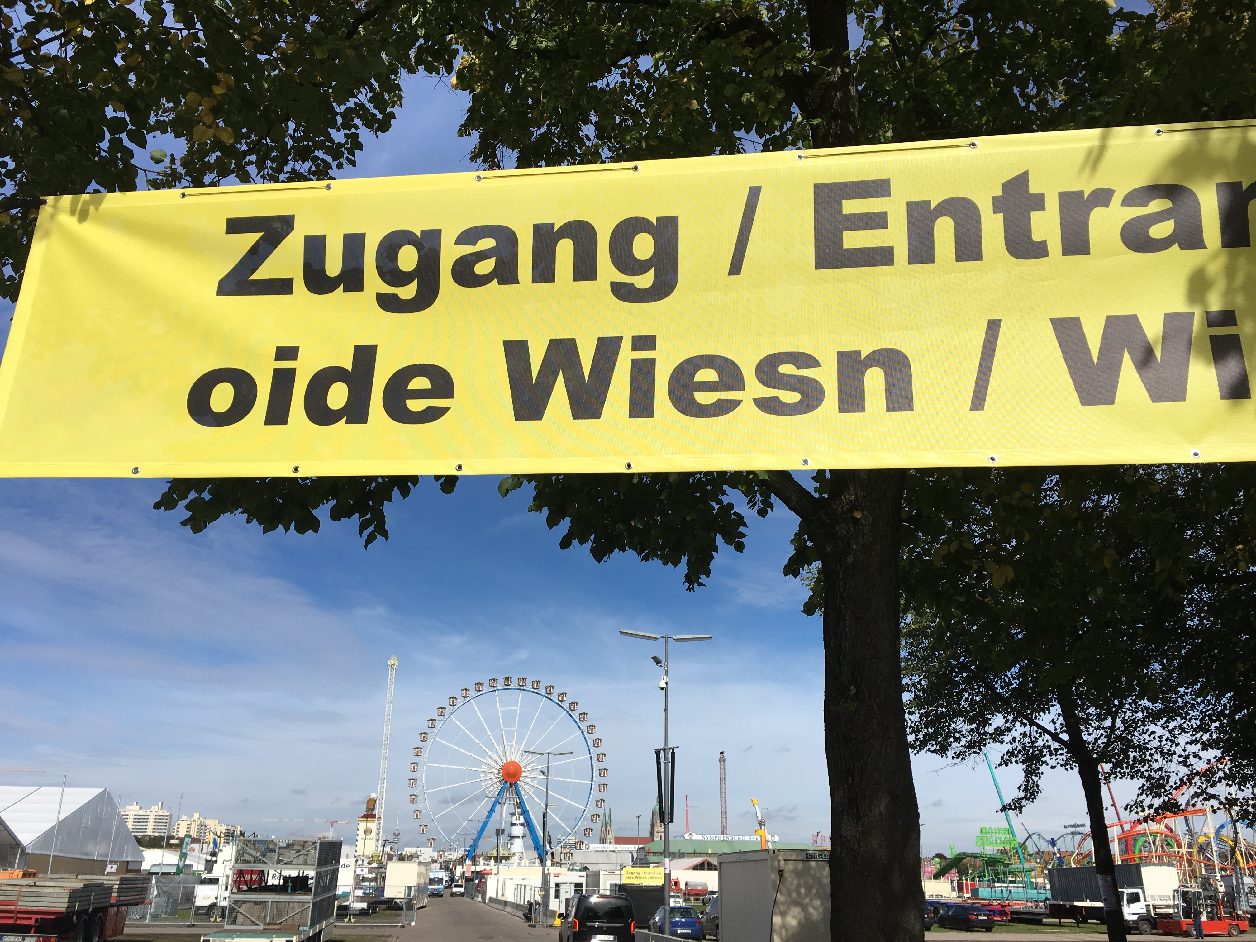 Banner am Eingang zum Oktoberfest