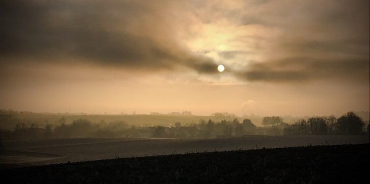 Sonne hinter den Wolken