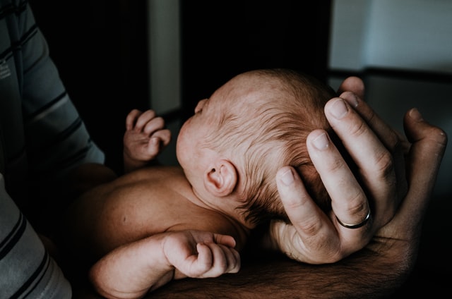 Größte Mama-Fails: Papa soll das Baby trösten dürfen